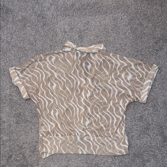 Beige and White Patterned Mesh Button-Up Blouse - Picture 5 of 5